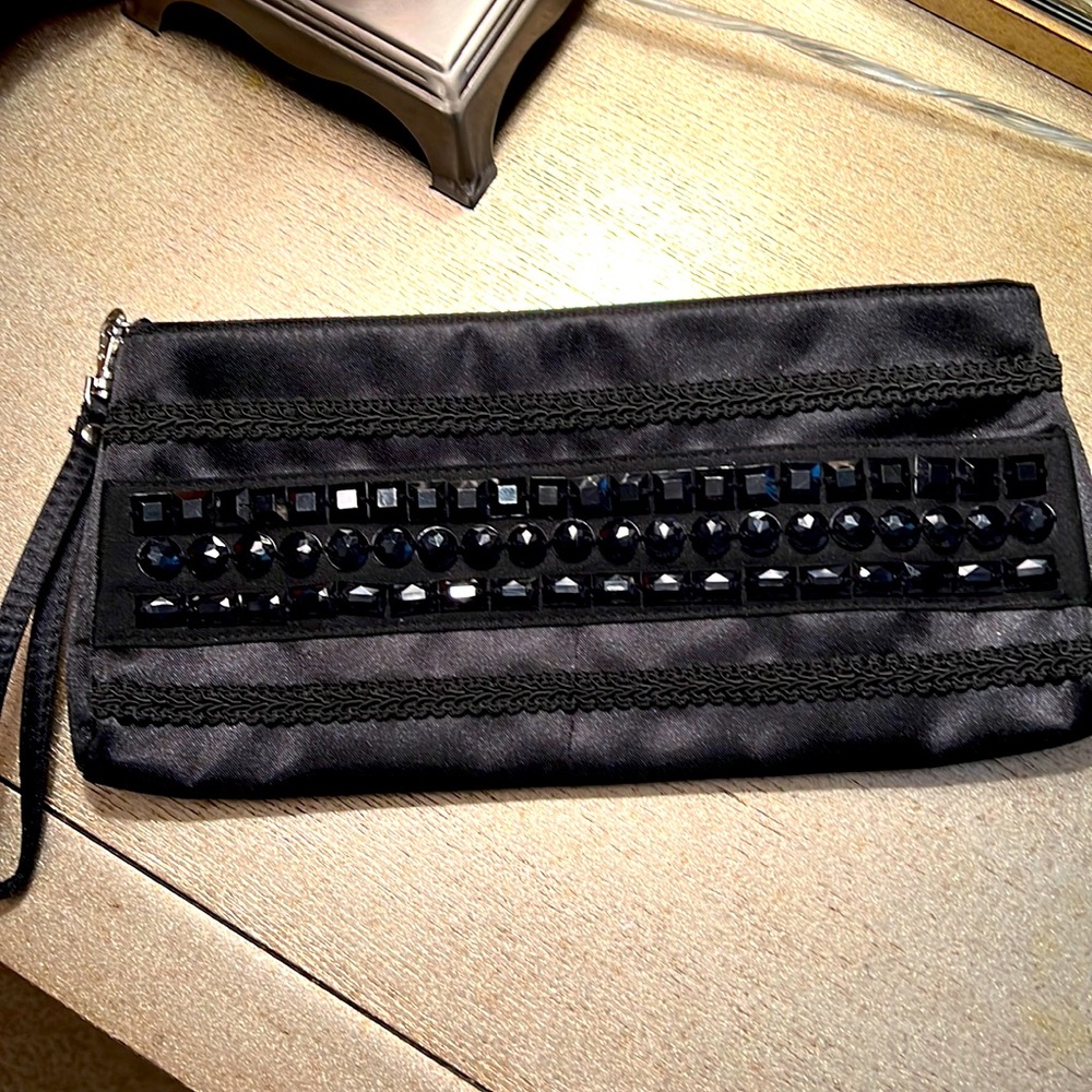 CUTE evening clutch/wristlet with glam detailing